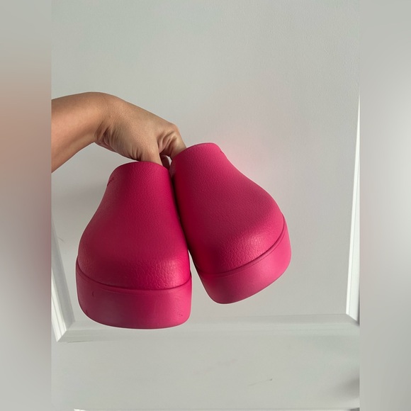 Crocs Dylan Platforms - Picture 2 of 3